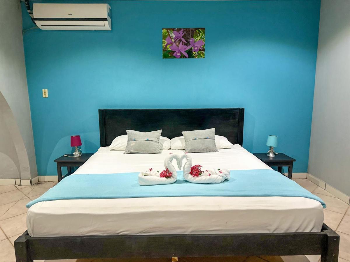 Hospedaje Colibri Manuel Antonio Exterior photo