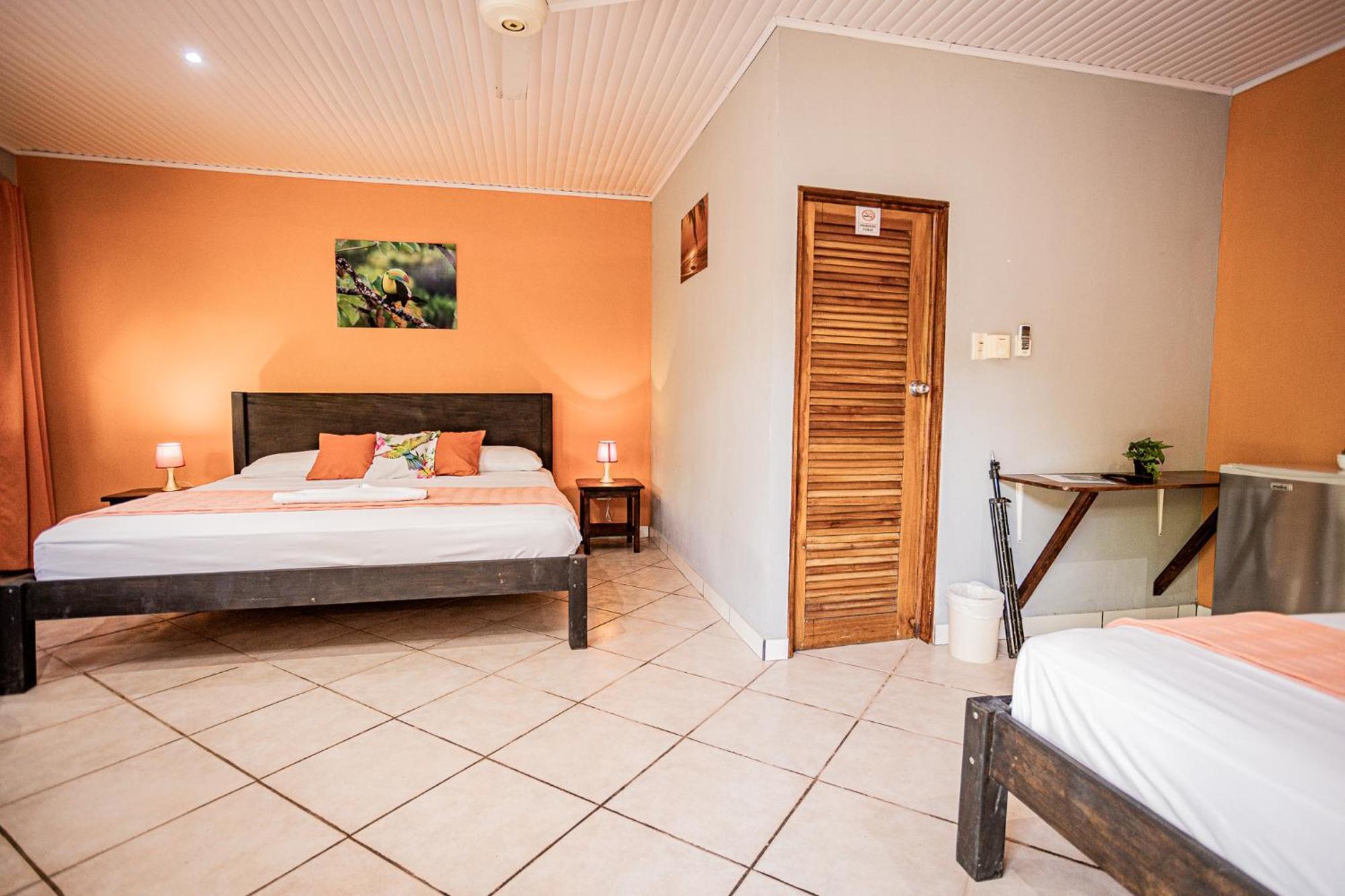 Hospedaje Colibri Manuel Antonio Exterior photo